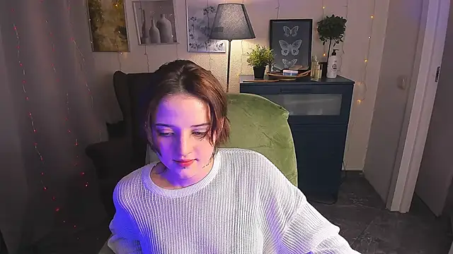 SarahShelby online show from June 6, 10:16 pm