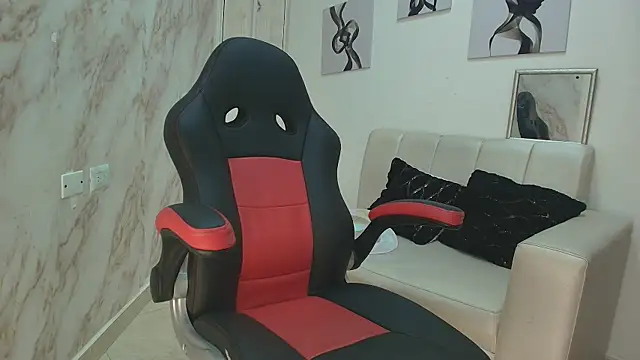 ashley deluxe online show from February 10, 1:58 pm