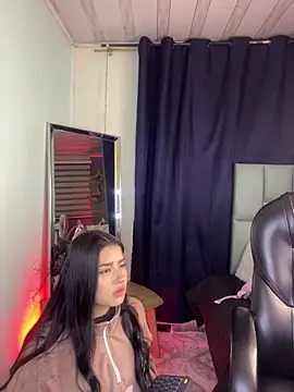 Emilyy05  online show from April 14, 1:05 am