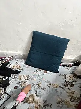hotcharrryyyy online show from May 9, 10:01 pm