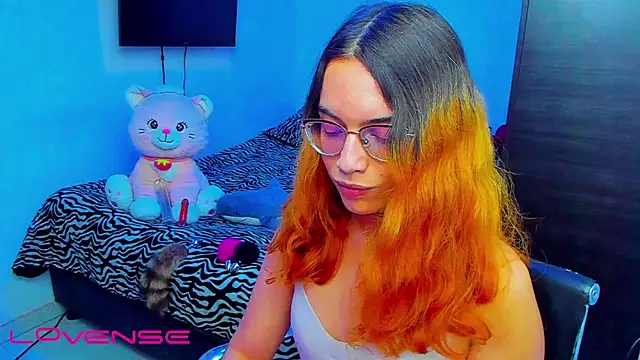 lillykittyyy online show from April 4, 3:16 am