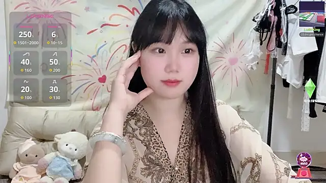 xiaoguai99 online show from June 13, 11:40 am