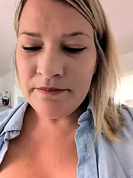 Pxetiteblonde1 online show from July 15, 10:31 am