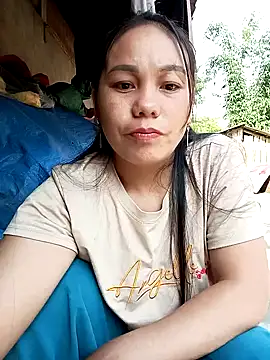 vanvan005 online show from May 15, 11:40 pm