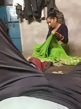 Hot hiuj online show from April 28, 4:55 pm