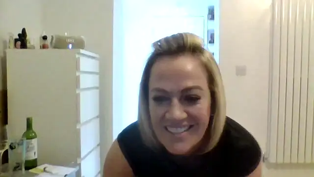 Milfshake227 online show from March 6, 10:49 pm