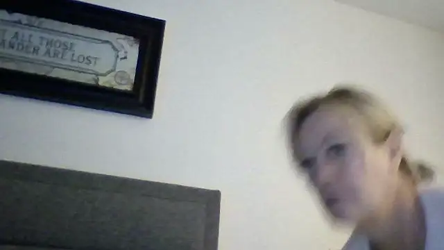 Milfshake227 online show from April 8, 9:17 pm