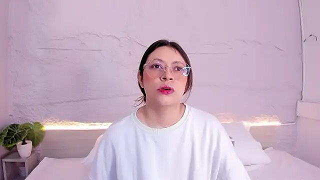 lanna 18  online show from March 14, 11:33 am