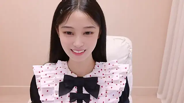 iiiiiiiiiu online show from May 24, 2:05 pm