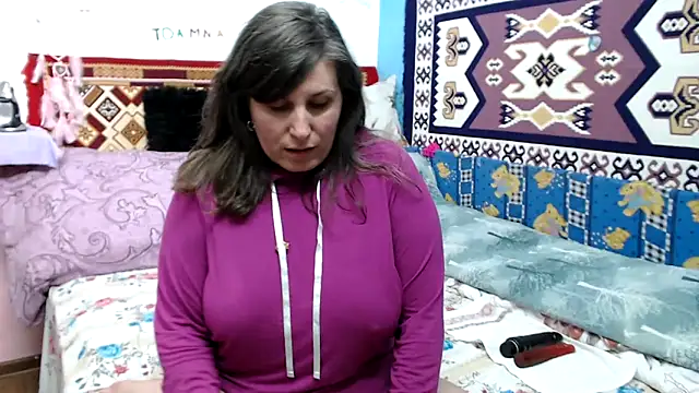 Adelinemilf online show from March 7, 12:56 pm