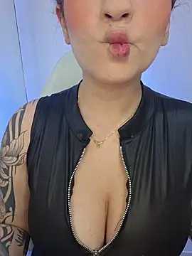 kuritto  online show from June 25, 2:11 am
