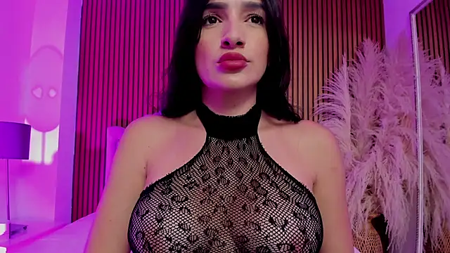 Violett hott  online show from March 7, 12:45 pm