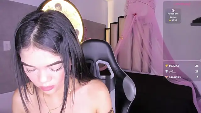 Luna  02 online show from March 6, 1:39 pm