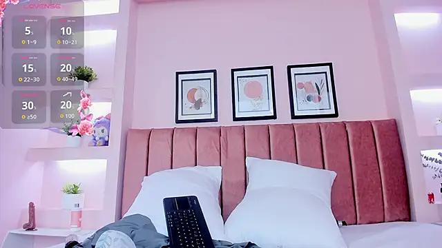 Katteyes   online show from March 25, 3:37 pm