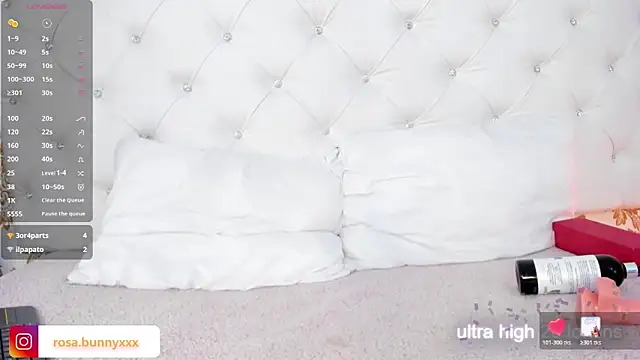 pinky  bunny online show from April 4, 2:54 am