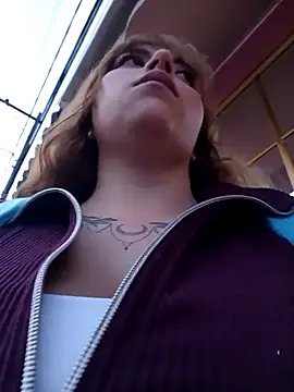 ISABELLA-01  online show from April 18, 11:04 pm