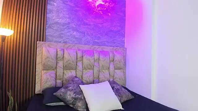 katy giil  online show from February 9, 6:43 pm