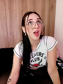 RoseNyx online show from April 14, 7:03 pm