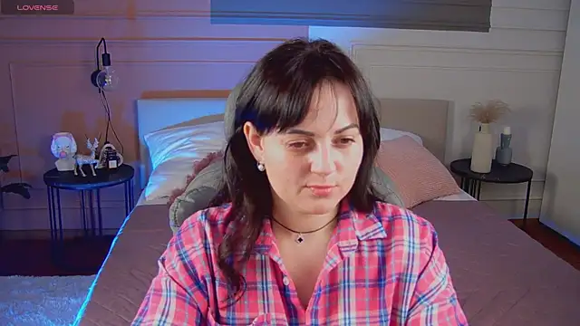  SilkyShadow  online show from March 3, 7:25 am