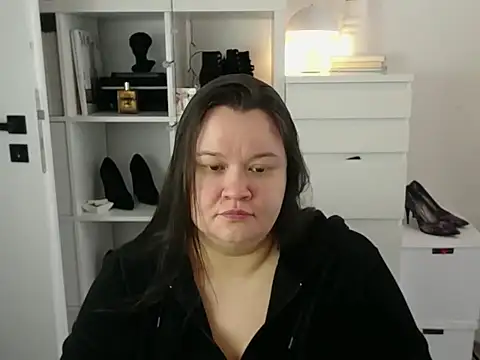 HollyDanceSoul online show from March 25, 7:11 am