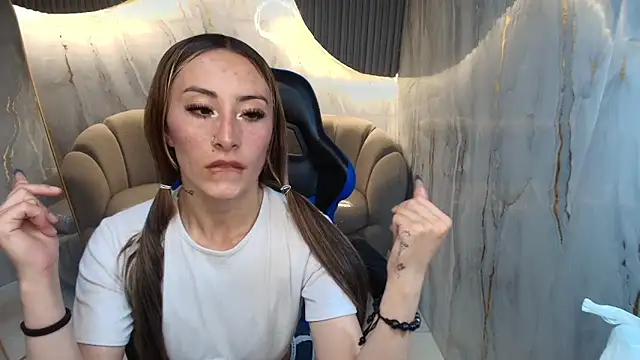 katalina r  online show from April 9, 8:14 pm