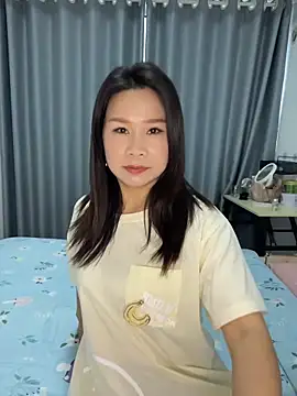 xiaoligirl online show from April 19, 7:08 am