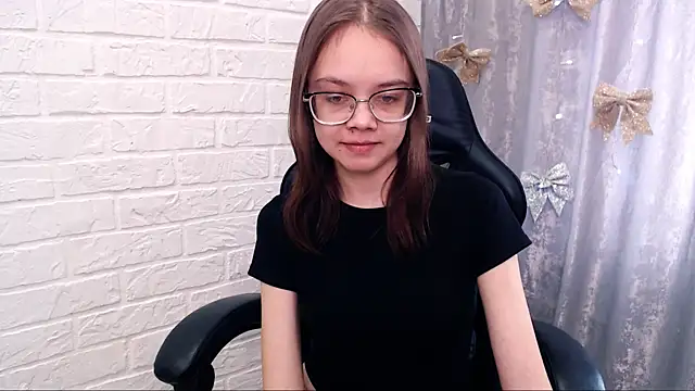 LolliStrawberry online show from March 29, 1:37 am