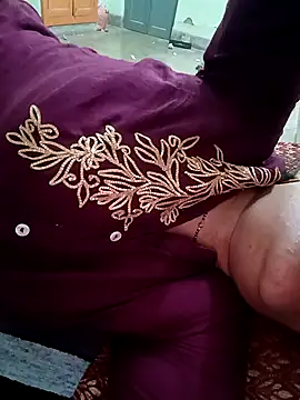 Zaara101 online show from March 24, 12:05 am