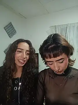AlexxaAndRileyy online show from May 27, 3:14 am
