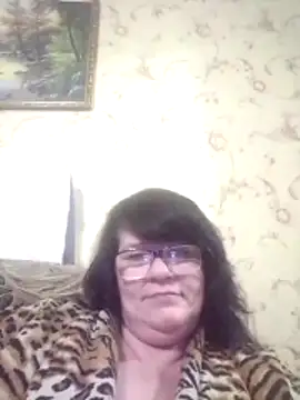 NysiOlsen online show from April 14, 7:03 pm