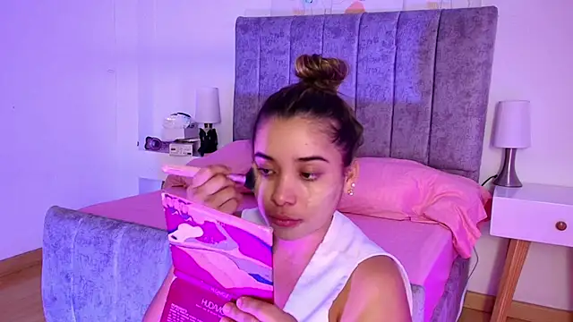 Lucy Carson  online show from March 21, 3:44 am