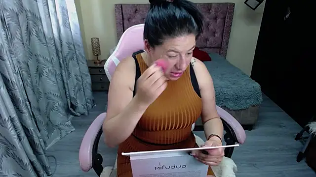 keileen luna online show from April 1, 8:06 pm