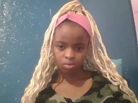 petitemew online show from March 24, 8:52 am