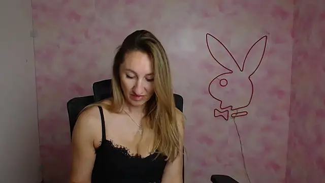 Diana Sweeet  online show from May 8, 6:38 am