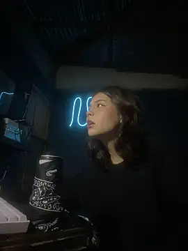 millsmylk online show from February 7, 3:43 am