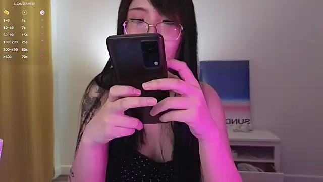 nullgirl online show from June 4, 2:28 am