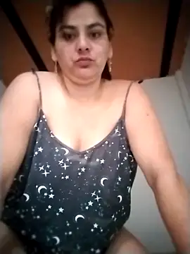 Isaaqueensi online show from March 24, 1:05 pm