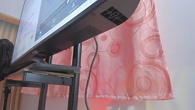 lovely  kiss   online show from April 20, 6:11 pm