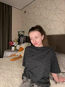 Dream Woman4U online show from April 13, 3:30 am