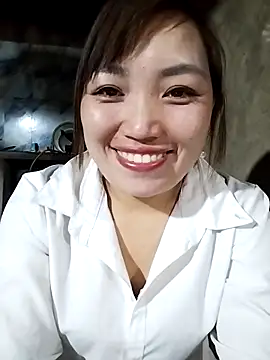 lia-coy online show from April 15, 12:06 pm