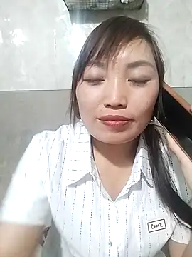 lia-coy online show from April 13, 11:55 am