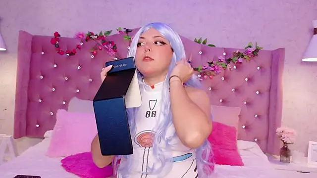 EllieNeptune  online show from April 1, 8:17 pm