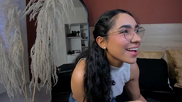 scarlett25   online show from March 12, 8:44 pm