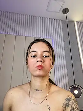 JuliaColemann online show from March 24, 12:32 pm