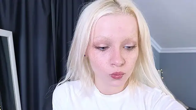 Naomi Demio online show from March 18, 12:10 pm