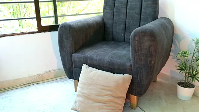 aramjones online show from April 18, 1:46 pm