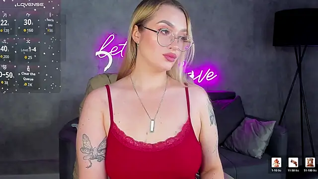 Viickie Nelsson online show from August 4, 9:37 am