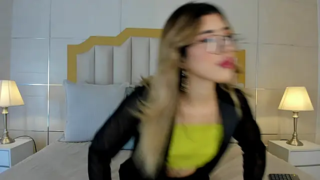 Crystal Rose   online show from March 11, 11:47 am