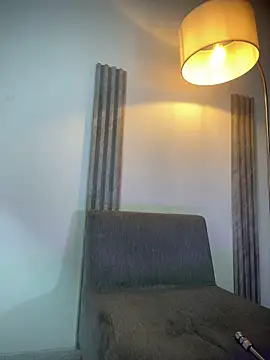 emmagirl0 online show from April 9, 8:25 pm