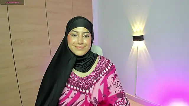 LAY LA  online show from March 10, 9:41 pm